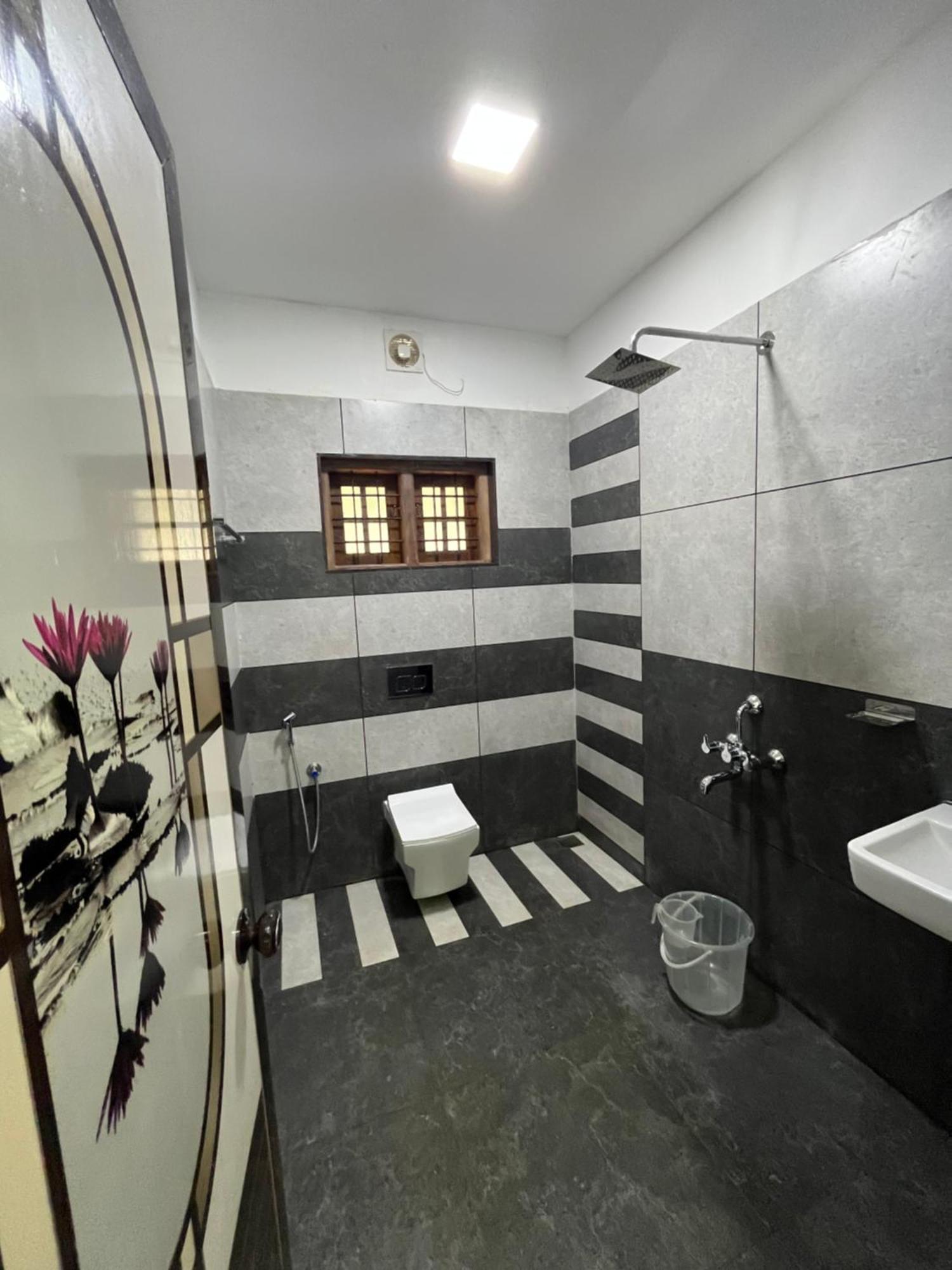 Mount Court Munnar Hotel Exterior photo