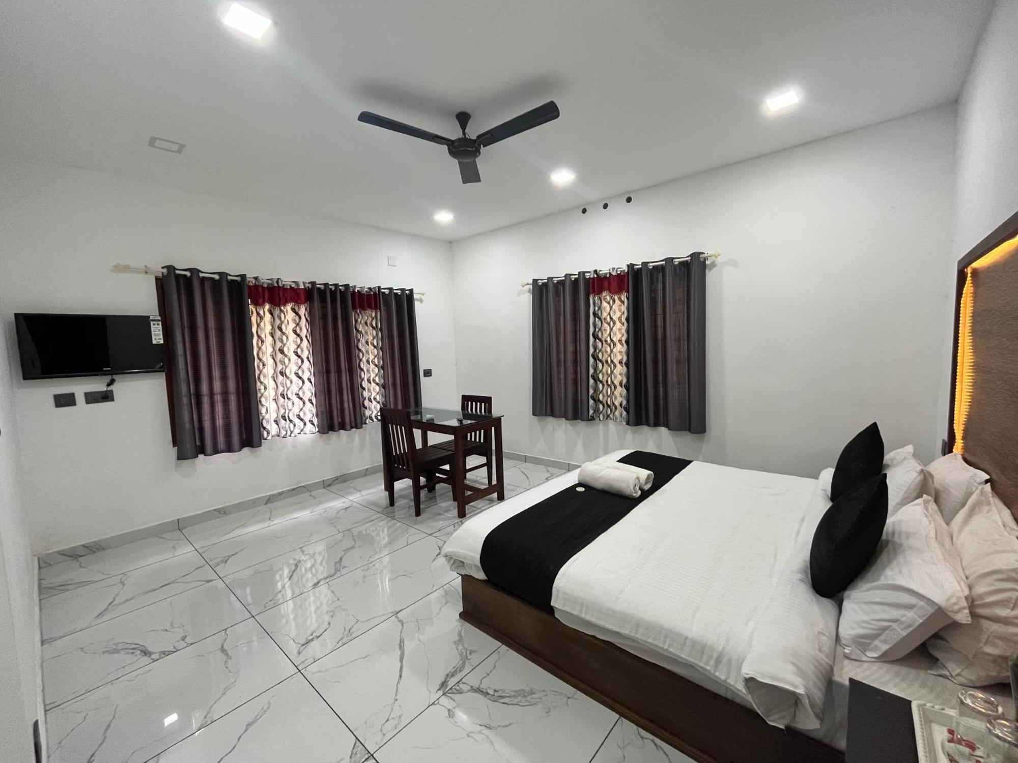 Mount Court Munnar Hotel Exterior photo